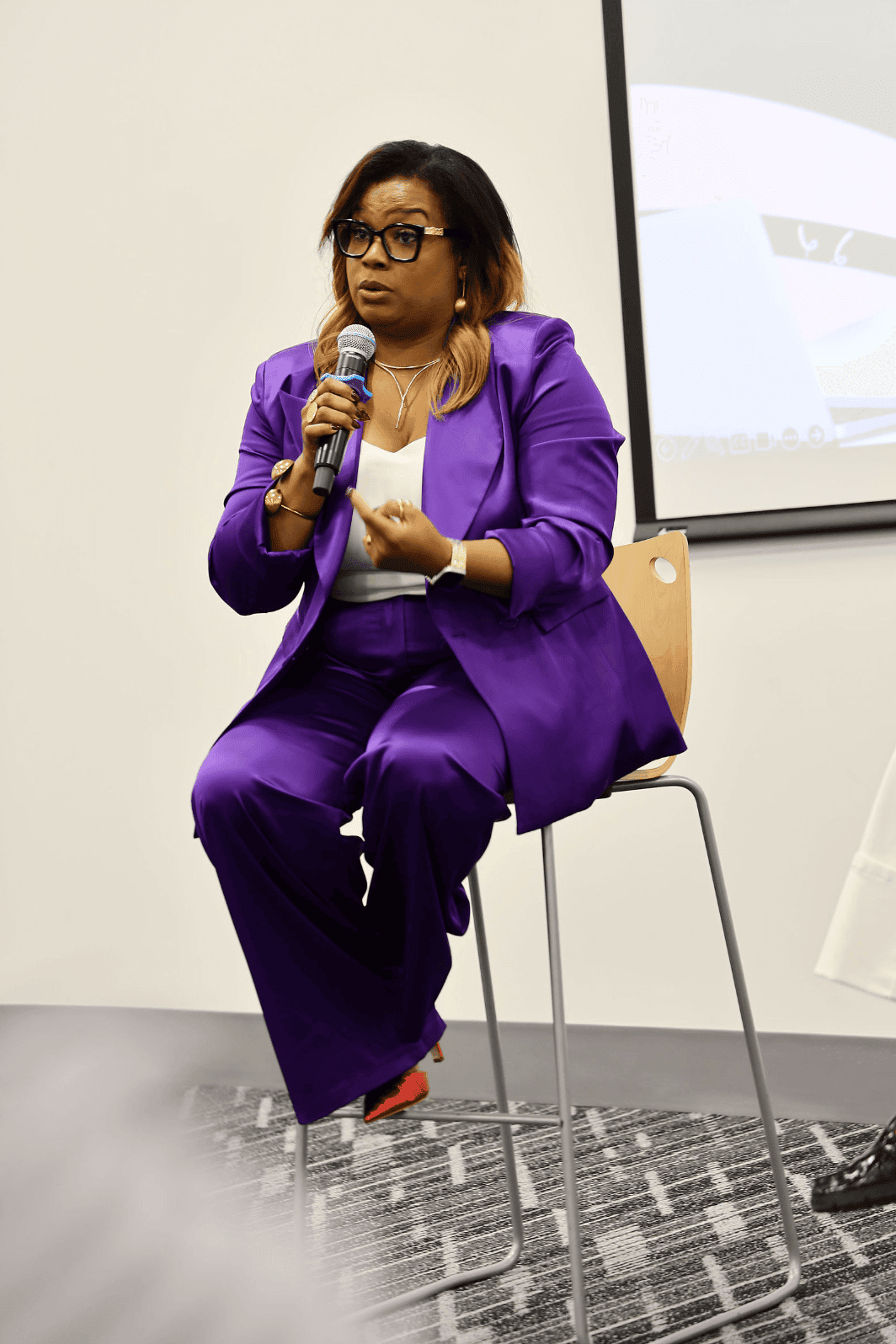 Masterclass woman presenting to the class